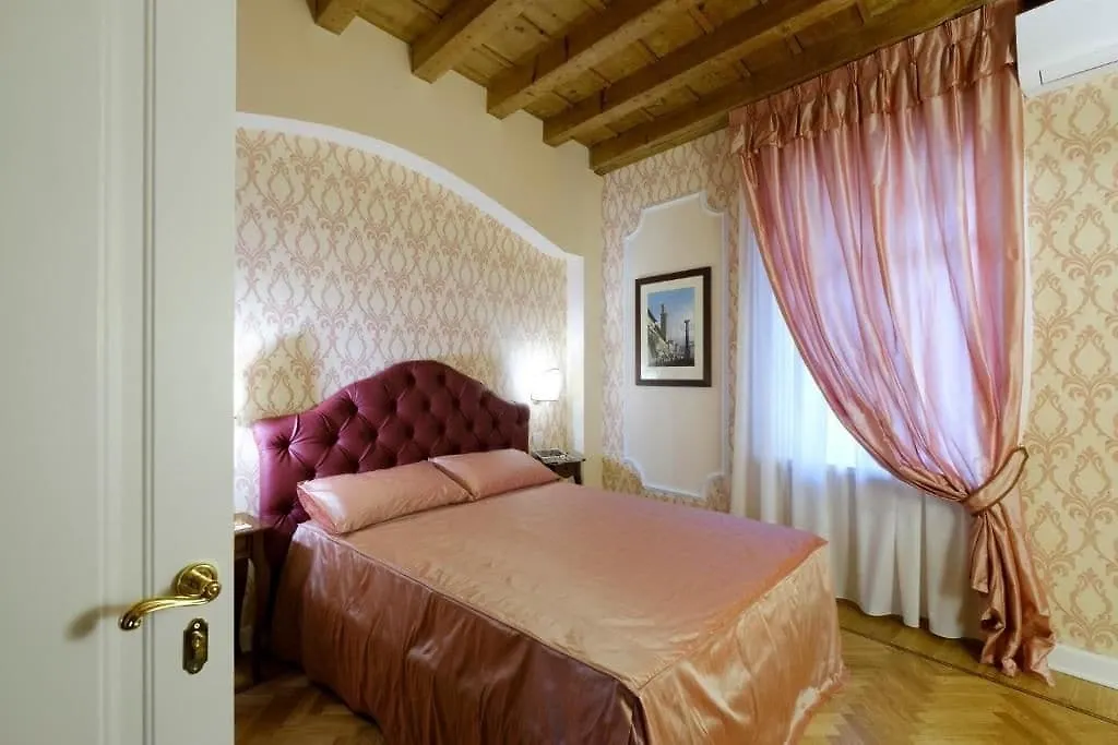 Guesthouse Al Chiostro De San Salvar Verona Hotel
