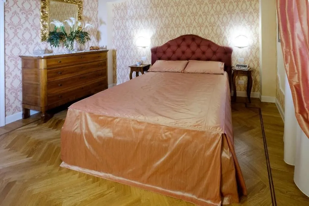 Guesthouse Al Chiostro De San Salvar Verona